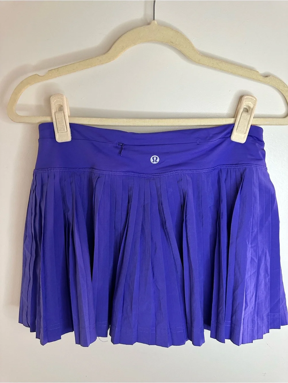 lululemon athletica flattering pleated
